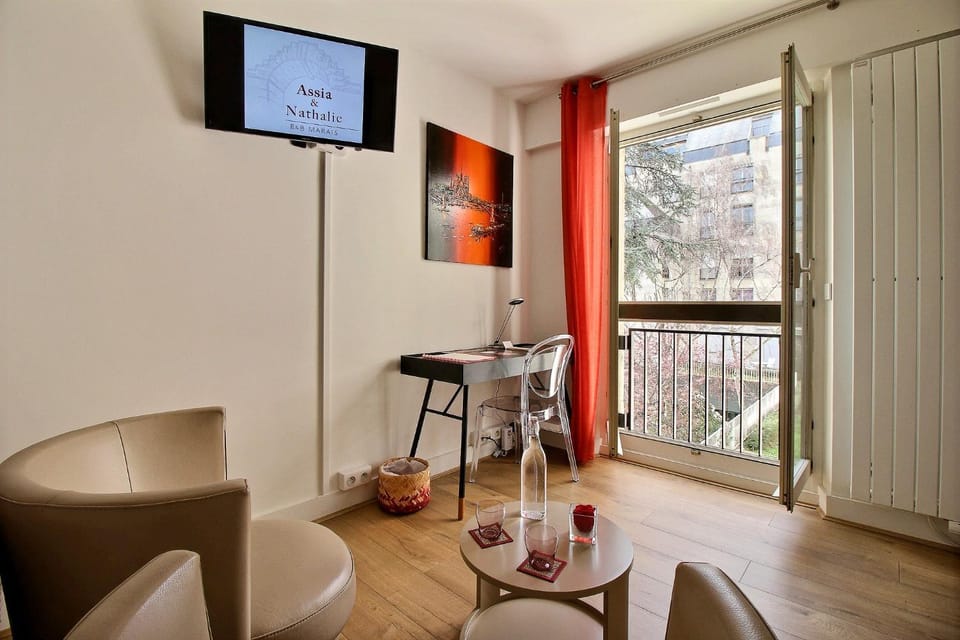 Assia & Nathalie - Luxury B&B MARAIS Bed and Breakfast in Paris