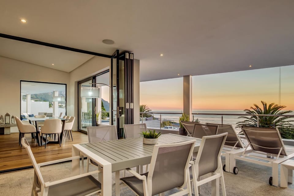 View (from property/room), Balcony/Terrace, Seating area, Dining area, Sea view