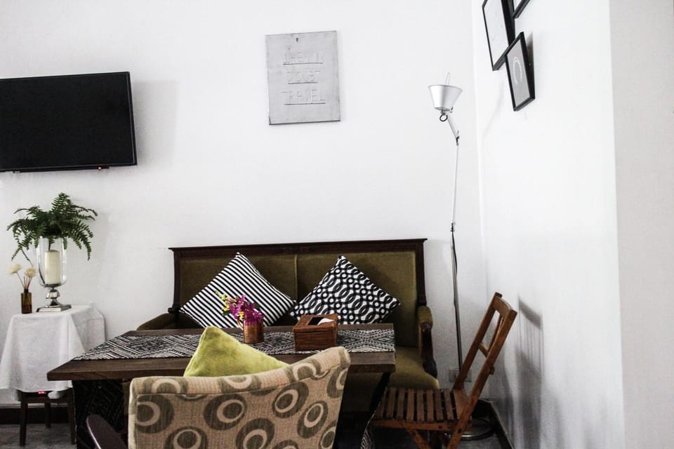 Communal lounge/ TV room, Living room, Seating area