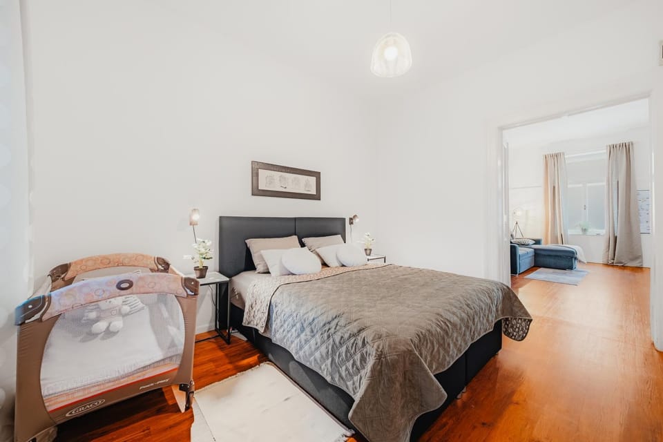 Bed, Bedroom, cot