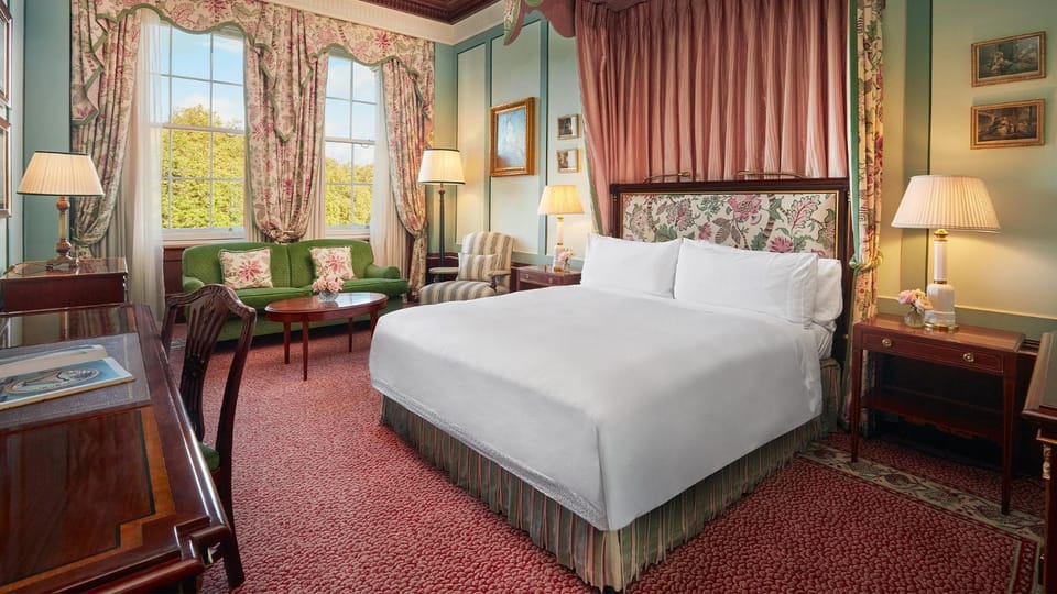 Seating area, Bedroom