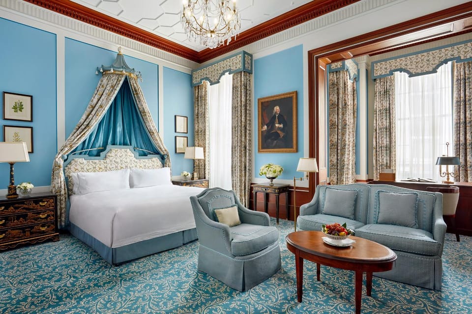 Bed, Living room, Photo of the whole room, Seating area, Bedroom