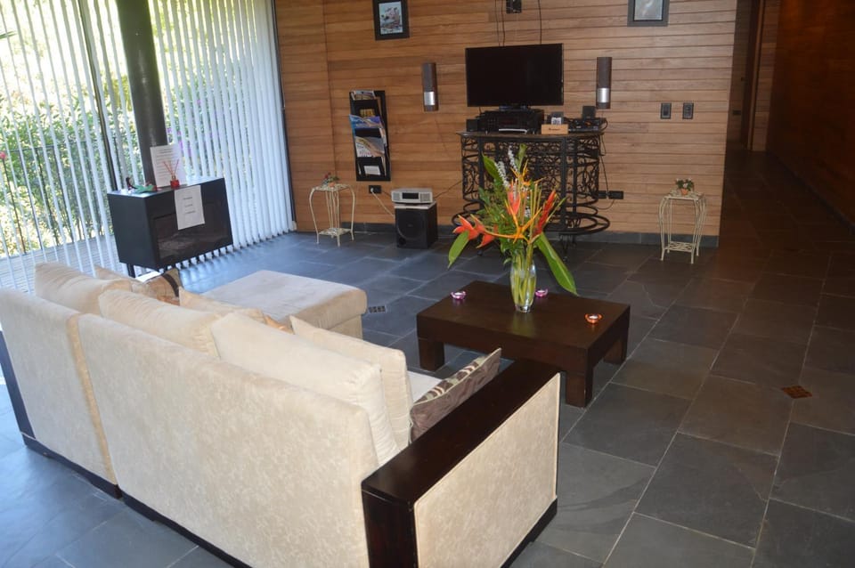 Day, Living room