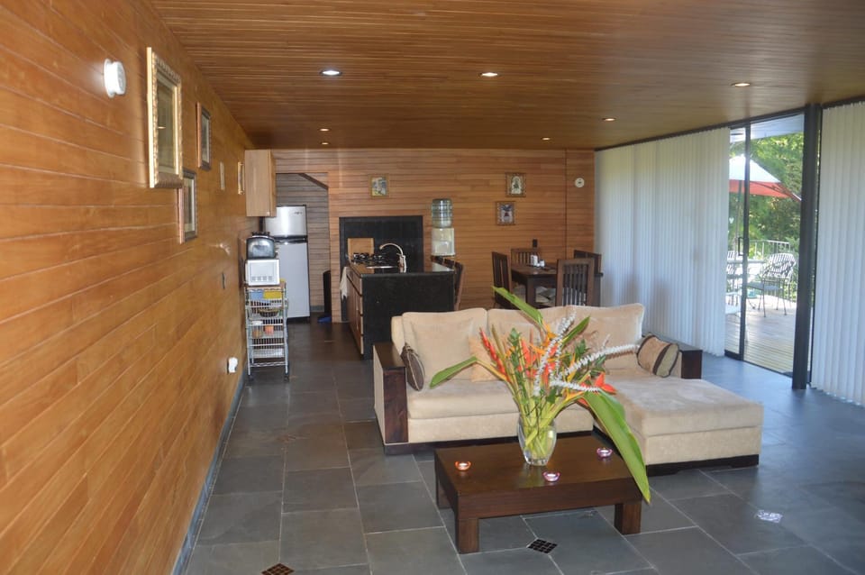 Day, Living room