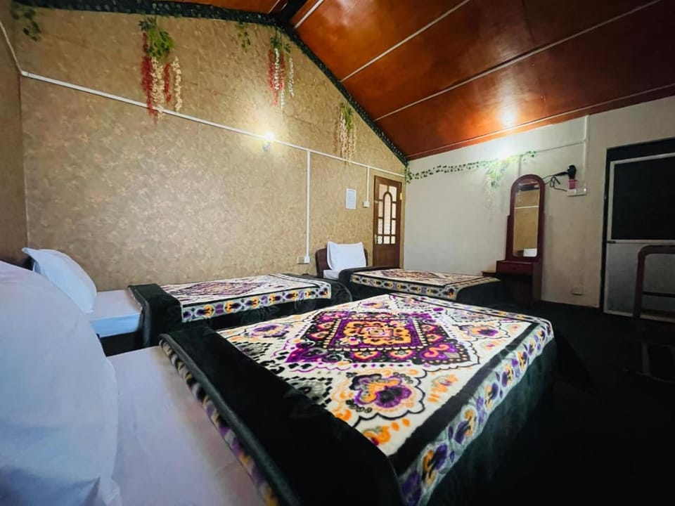 Himawari Hills Hotel and Hostel Bed and Breakfast in Nuwara Eliya