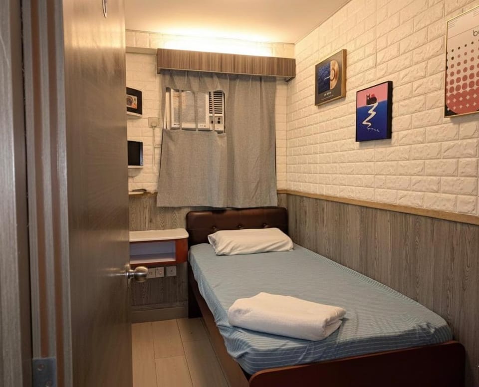 Majestic 7 Guesthouse (formerly KAT Hotel) Bed and Breakfast in Hong Kong