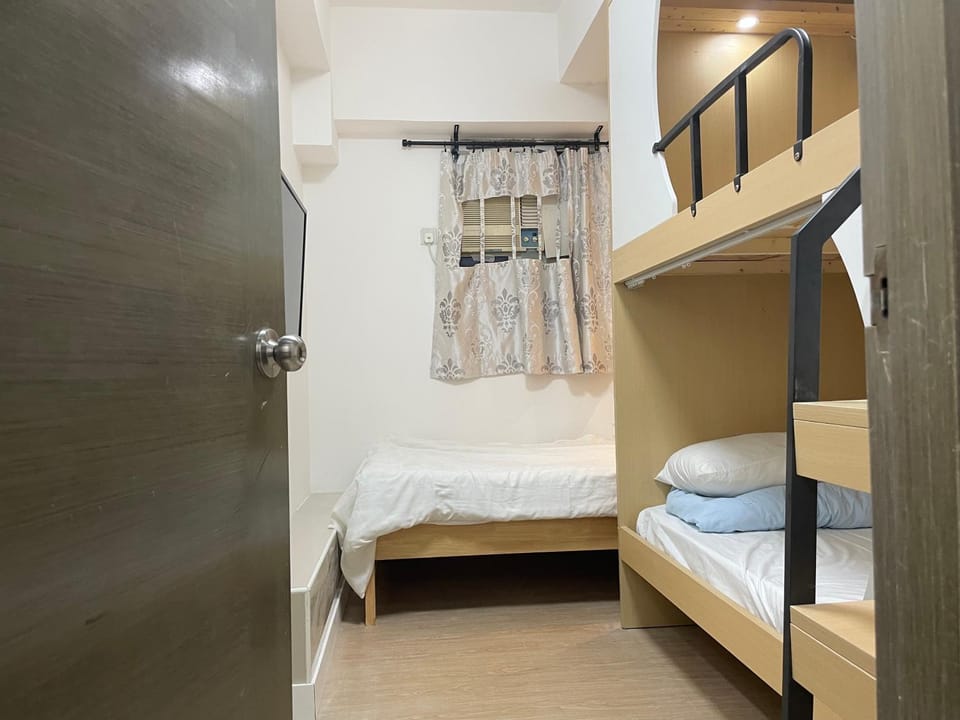 Bed, Photo of the whole room, Bedroom, bunk bed