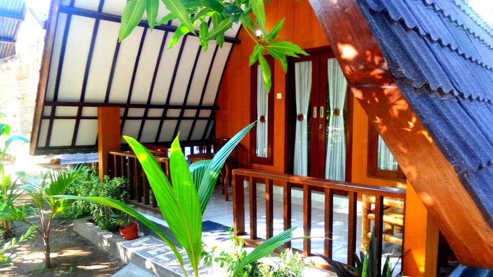 Ina Gili Guesthouse Bed and Breakfast in Pemenang