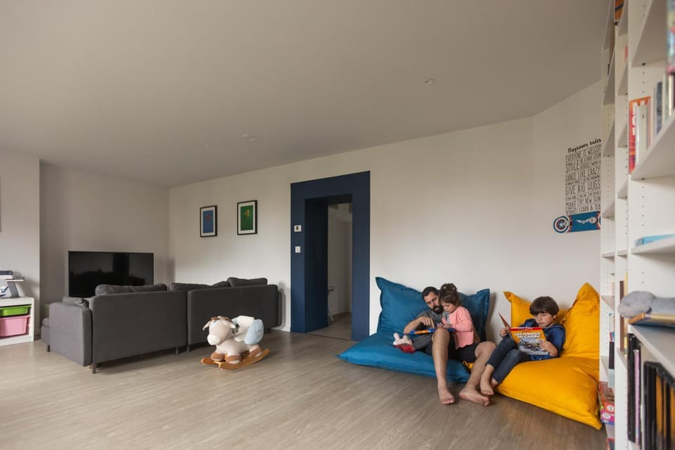 Seating area, Family
