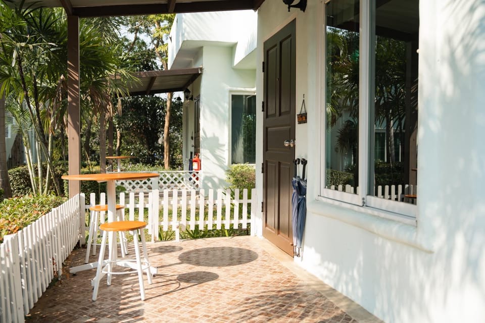 Property building, Balcony/Terrace, Balcony/Terrace