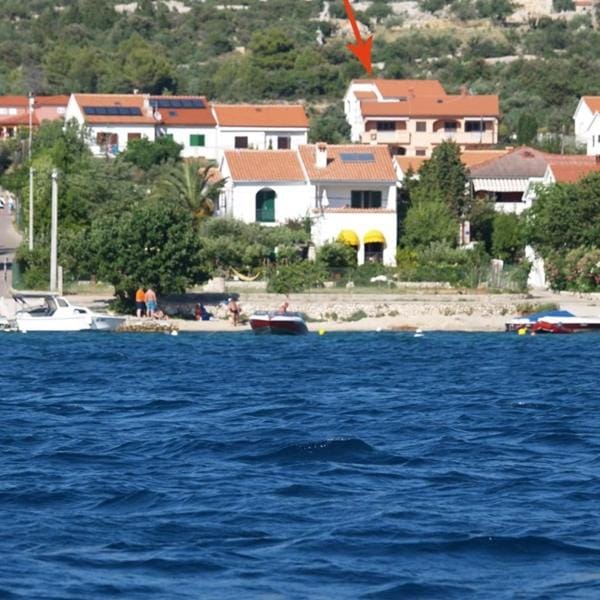 Facade/entrance, Bird's eye view