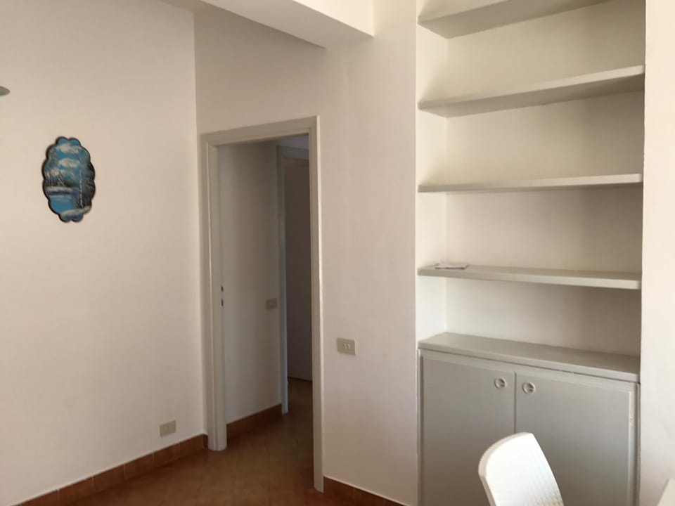 Library, Living room