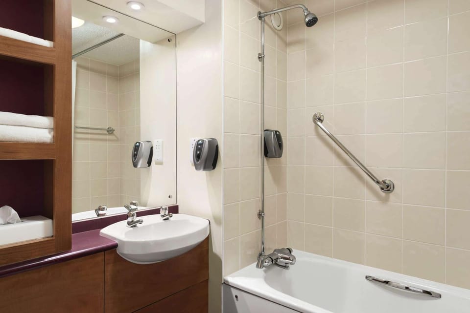 Bathroom, Photo of the whole room, On site