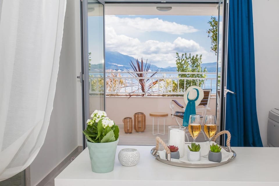 Natural landscape, View (from property/room), Balcony/Terrace, Mountain view, Sea view