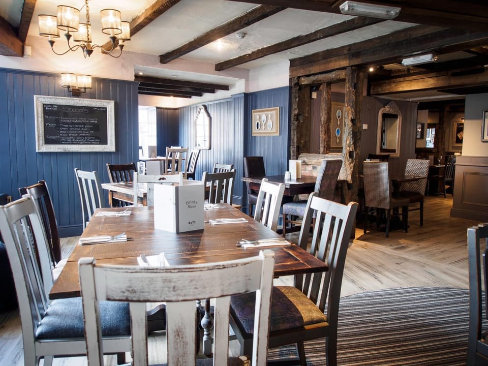 Restaurant/places to eat, Dining area