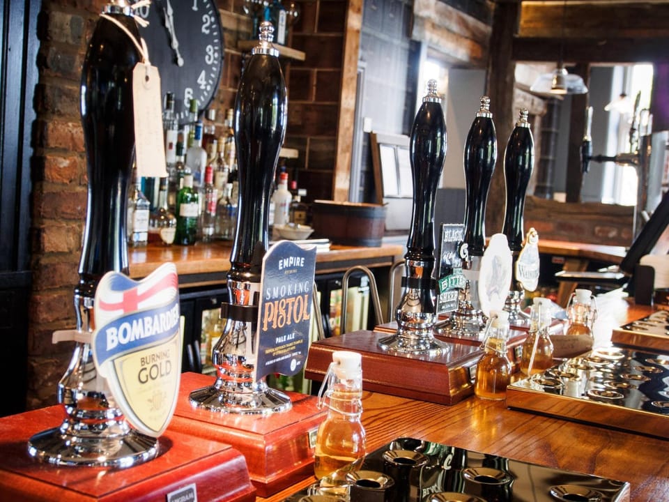 Lounge or bar, Alcoholic drinks, Non alcoholic drinks