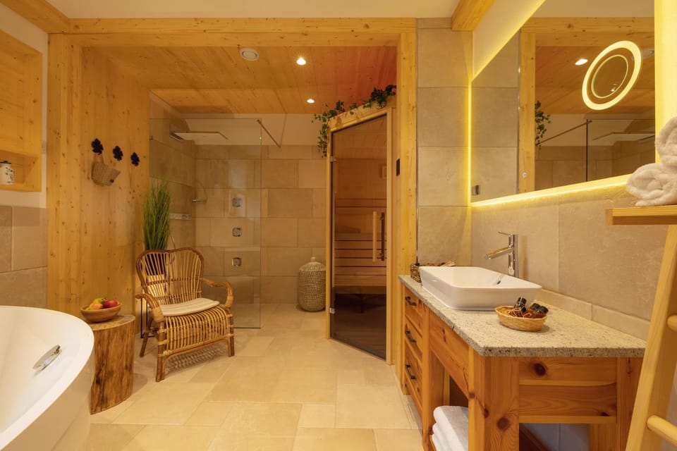 Bathroom, Spa and wellness centre/facilities