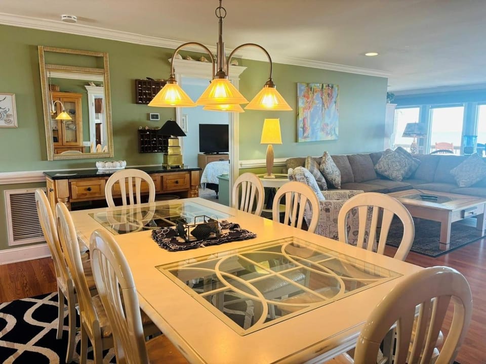 Clamelot House in Holden Beach