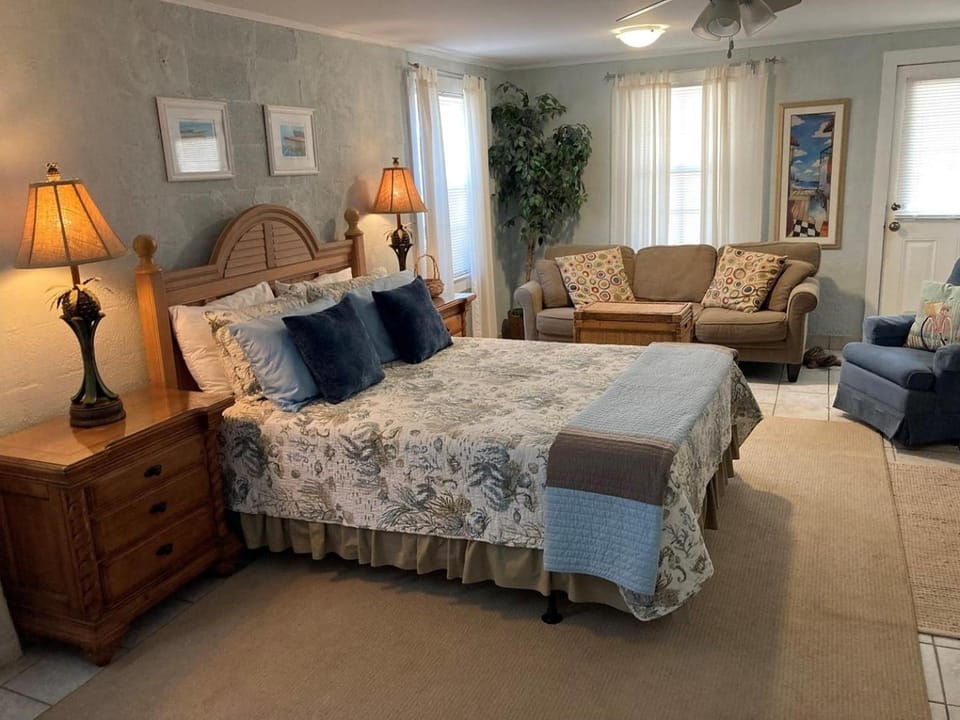 Coast 'N Along House in Holden Beach