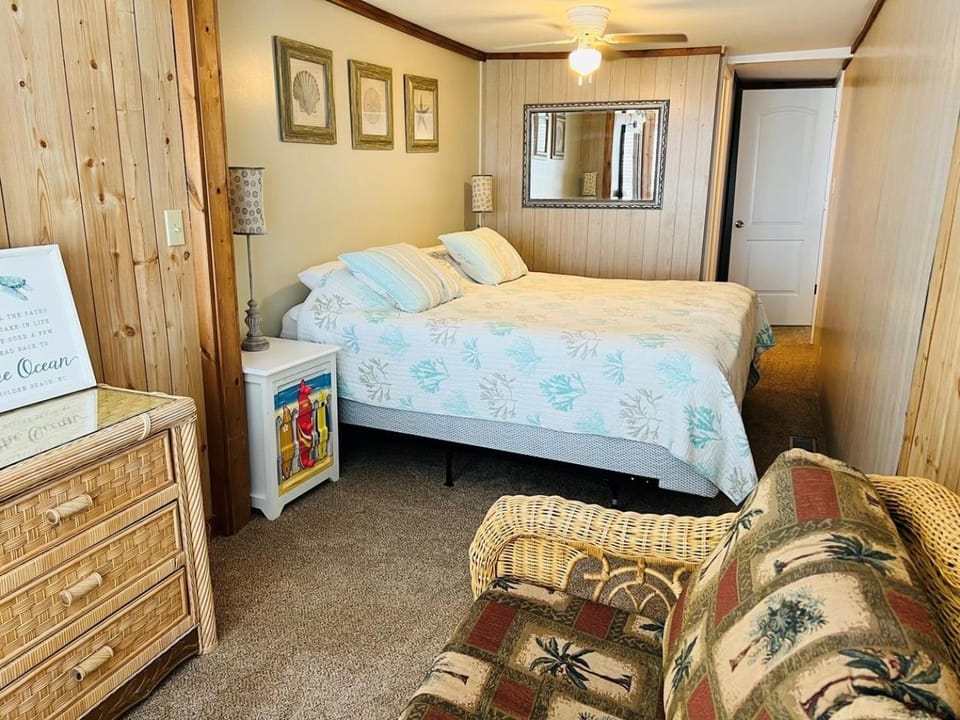 Hidden Treasure House in Holden Beach