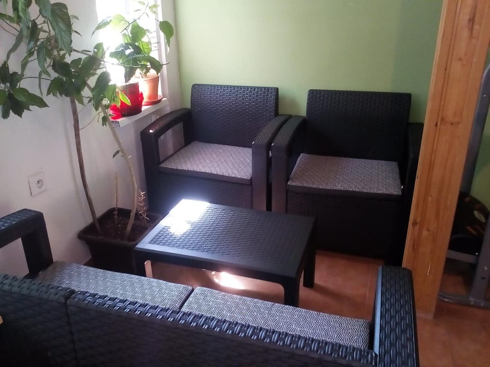Activities, Seating area