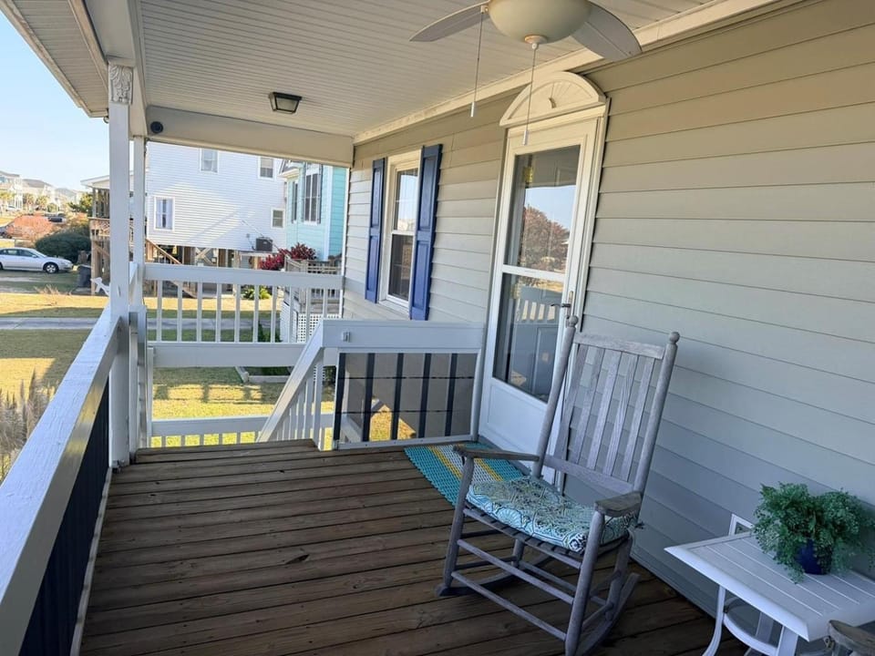 How Sweet The Sound House in Holden Beach