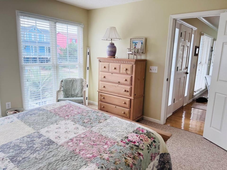 Le Tournesol House in Holden Beach
