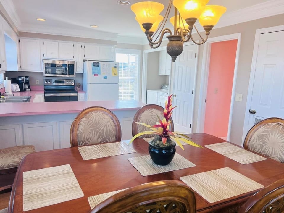 Victoria House in Holden Beach