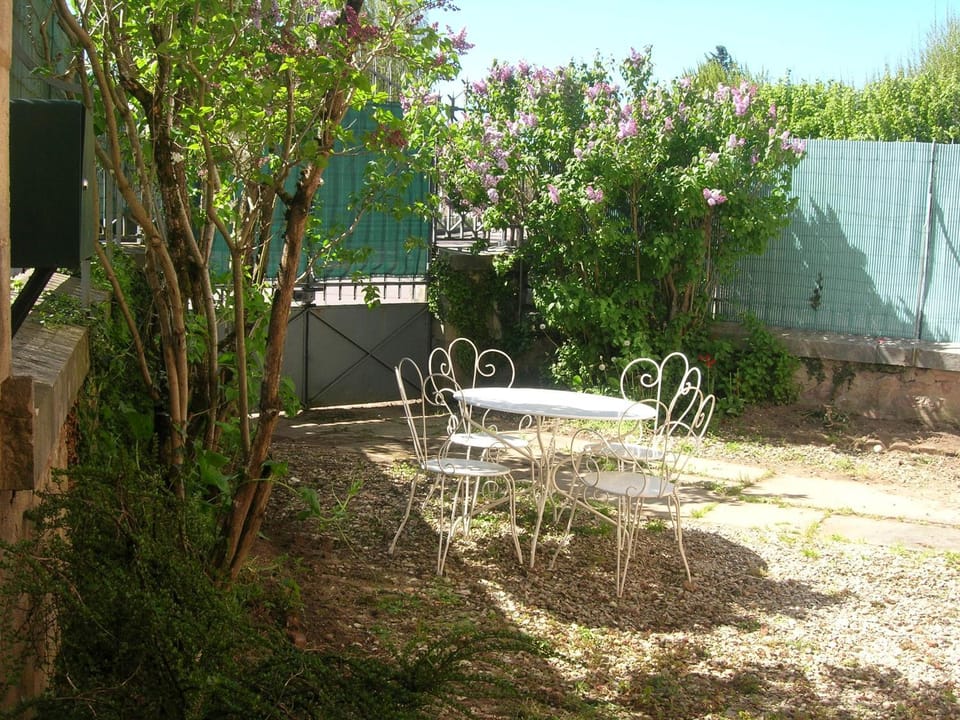 Garden, Dining area