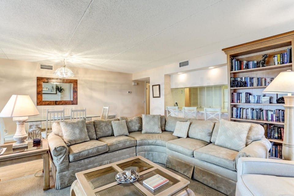 Oceanfront Condo with Spacious Patio and Private Walkway to the Beach Apartment in Fernandina Beach