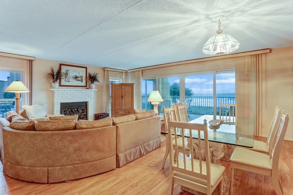 Oceanfront Condo with Spacious Patio and Private Walkway to the Beach Apartment in Fernandina Beach