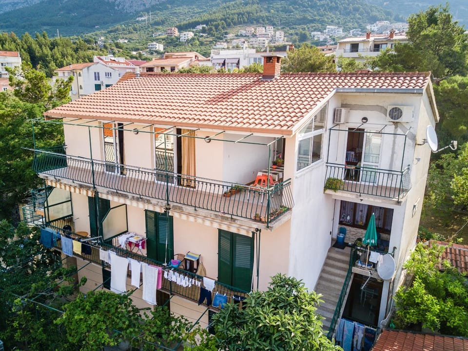 Property building, Neighbourhood, Bird's eye view, On site, Street view