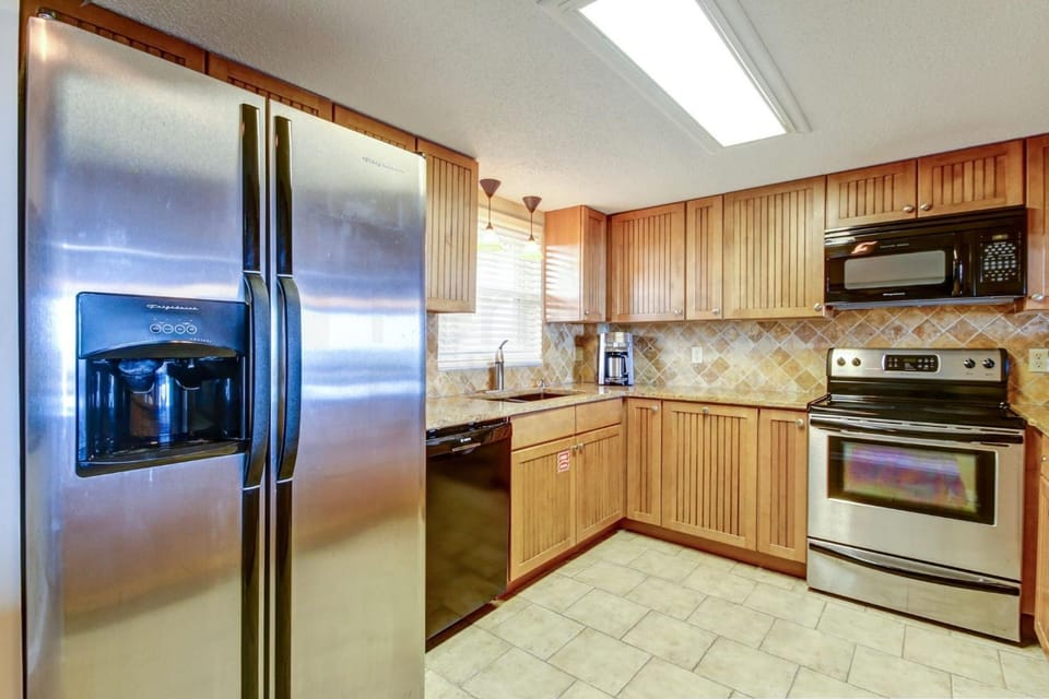 Atlantis Oceanfront Condo Apartment in Fernandina Beach