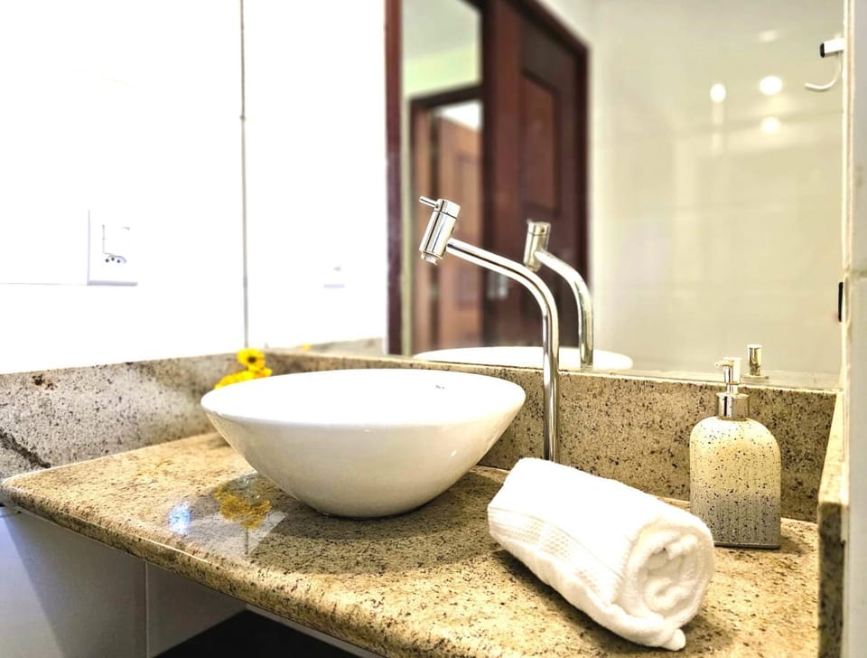 Bathroom, towels