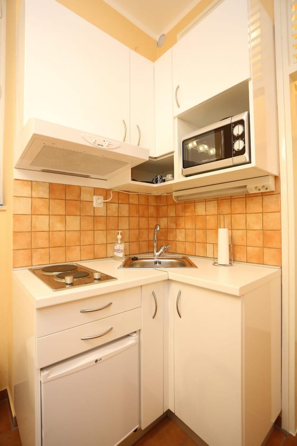 Coffee/tea facilities, Kitchen or kitchenette