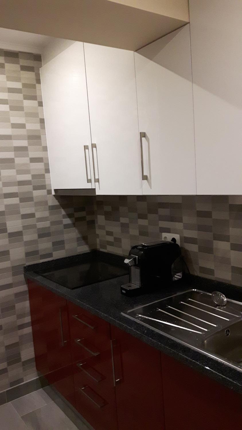 Coffee/tea facilities, Kitchen or kitchenette, Dining area