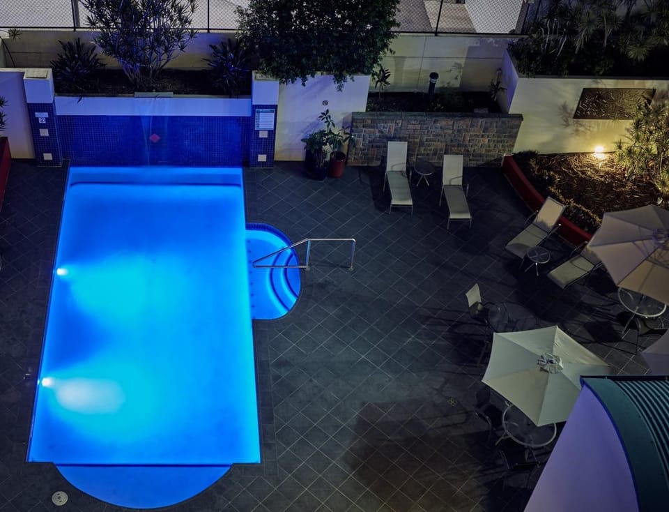 Swimming pool, sunbed