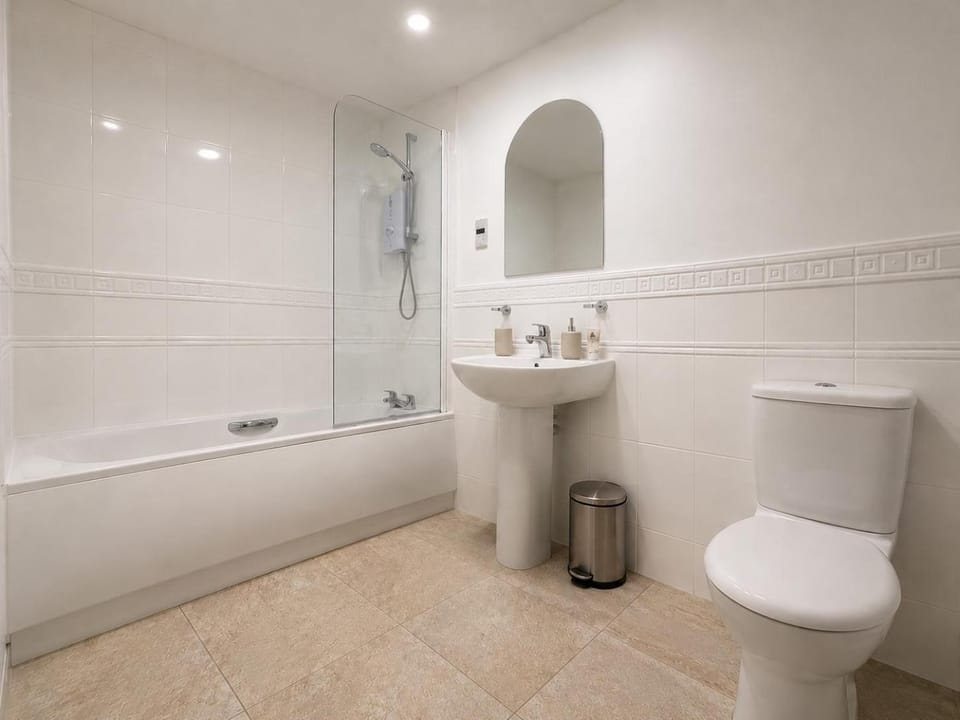 Shower, Toilet, Bathroom, Bath
