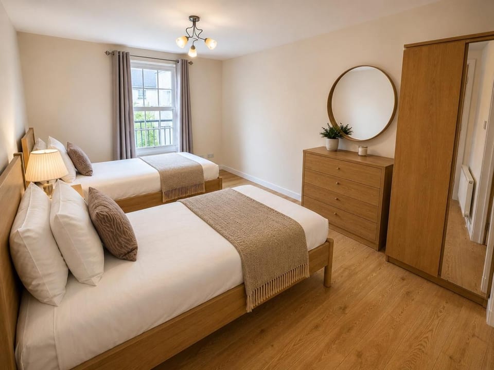 Photo of the whole room, Bedroom