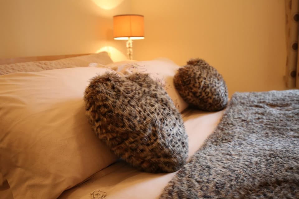 Bed, Decorative detail