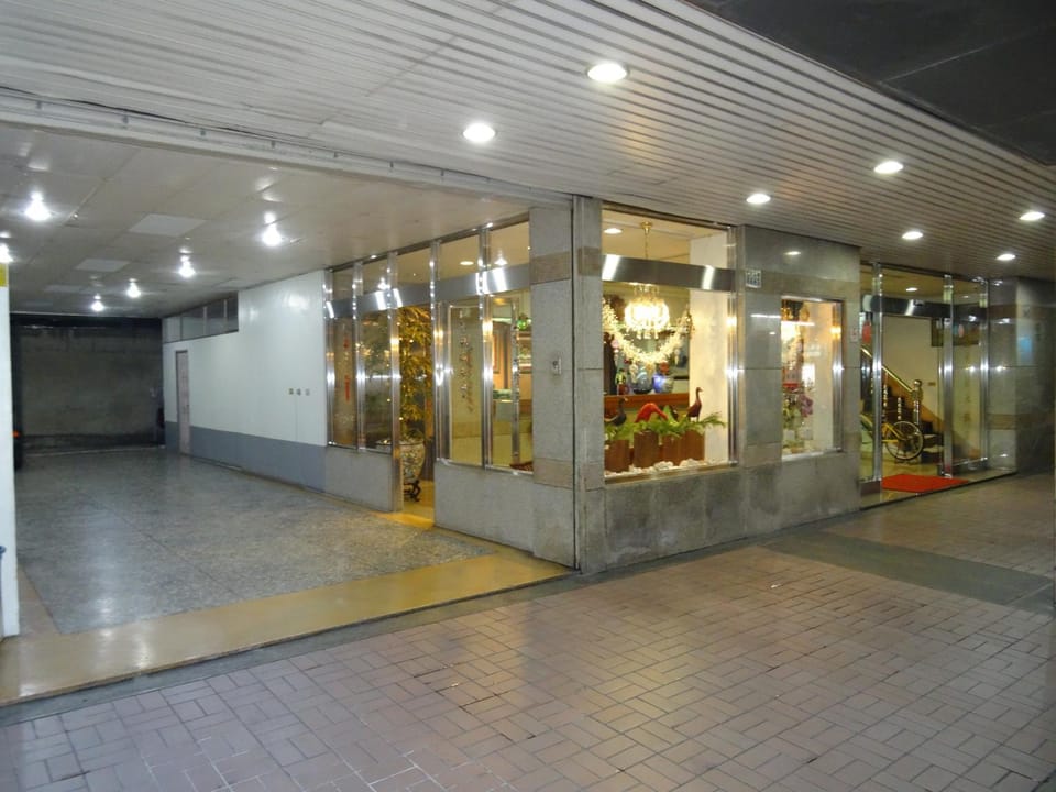 Facade/entrance, Off site