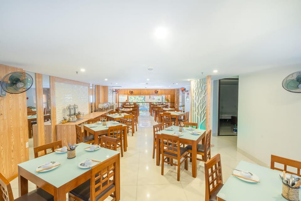 Restaurant/places to eat, Restaurant/places to eat