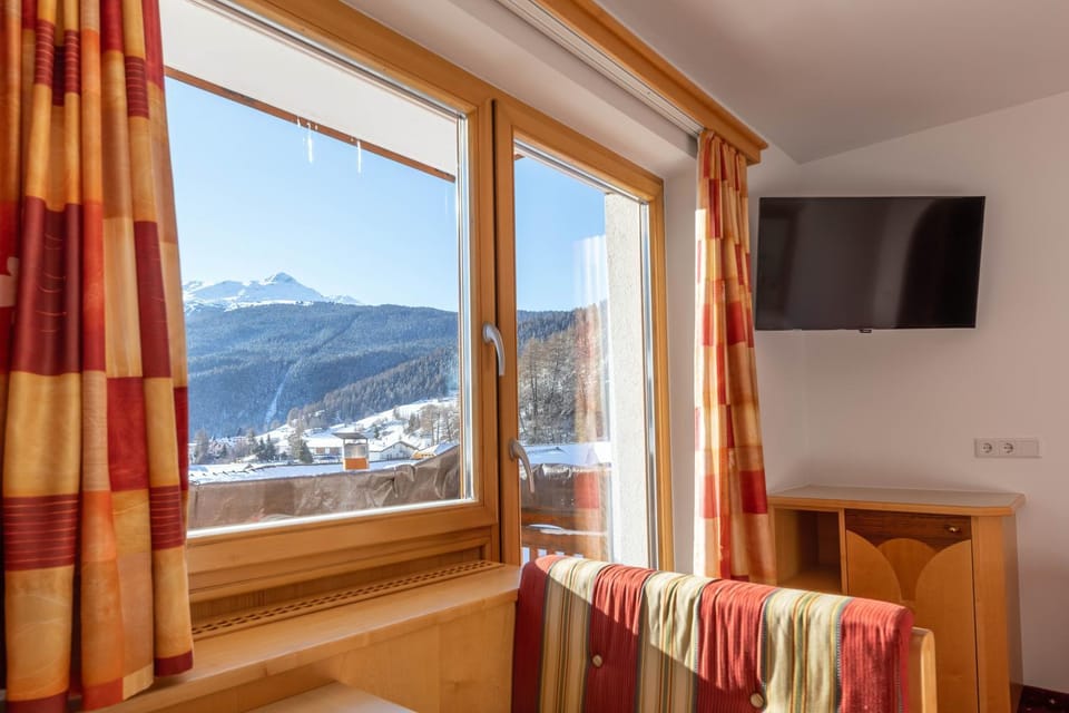 Natural landscape, TV and multimedia, Mountain view