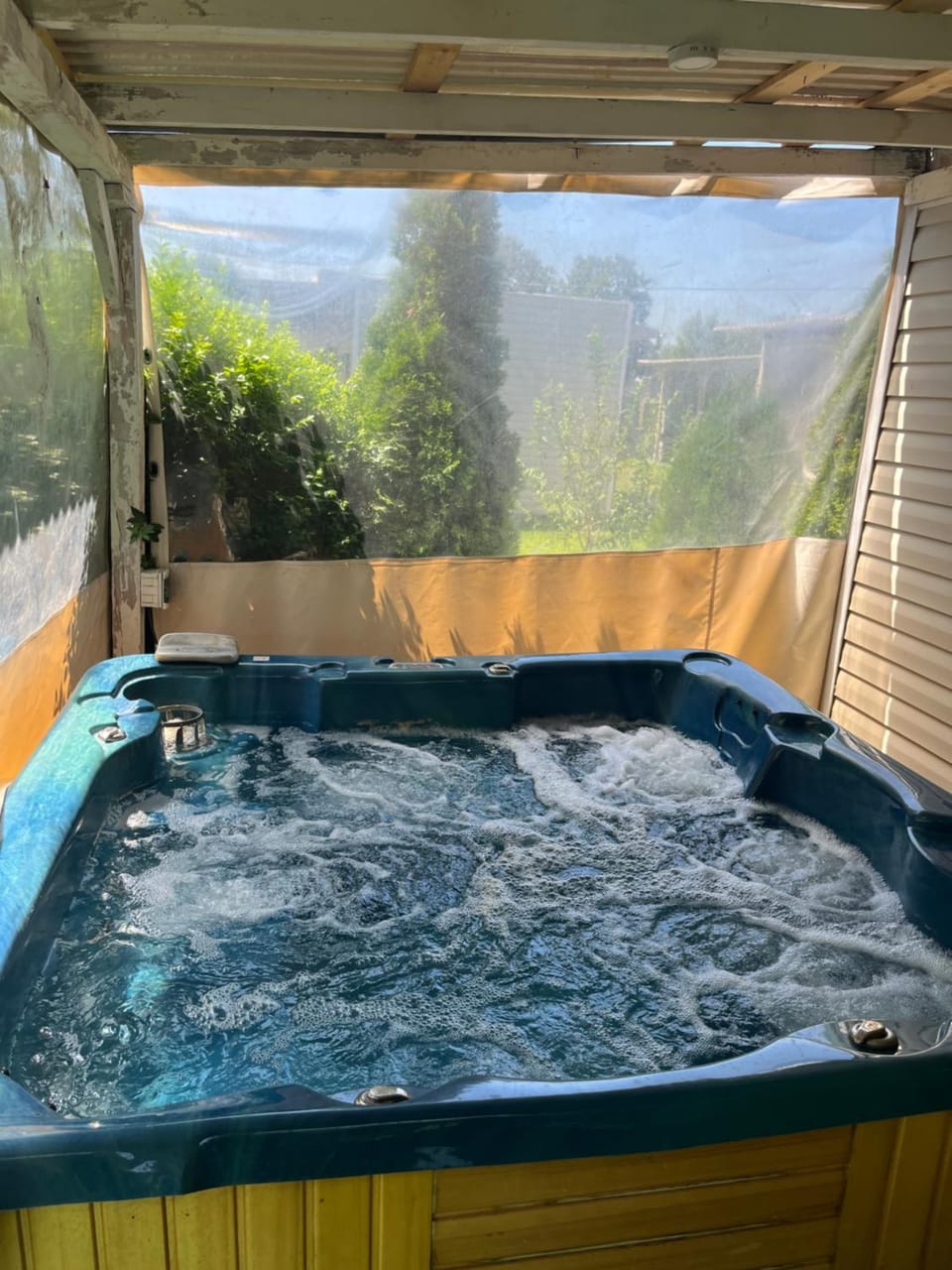 Hot Tub, Hot Tub