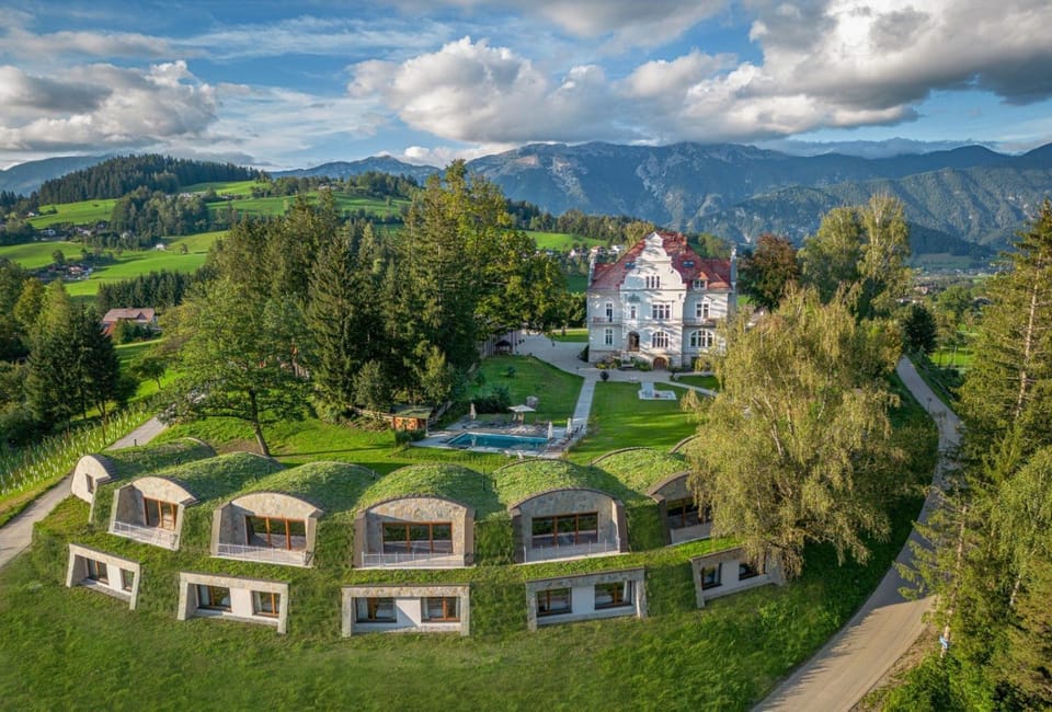Property building, Day, Natural landscape, Bird's eye view, Garden, Garden view, Mountain view, Pool view, Swimming pool