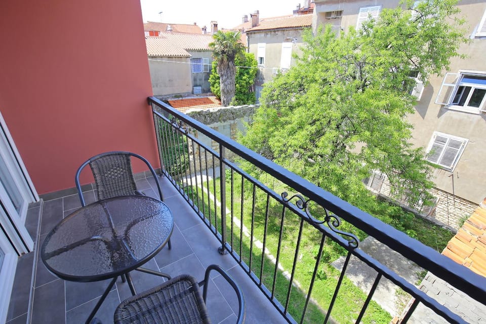 Balcony/Terrace, City view, Garden view