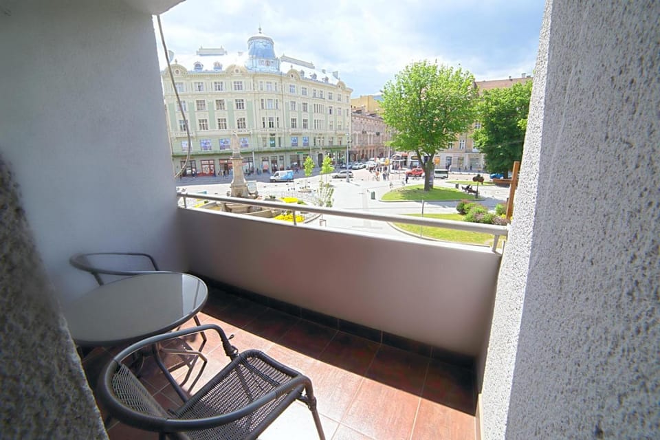 Apartments Prospekt Svobody 6/8 Apartment in Lviv