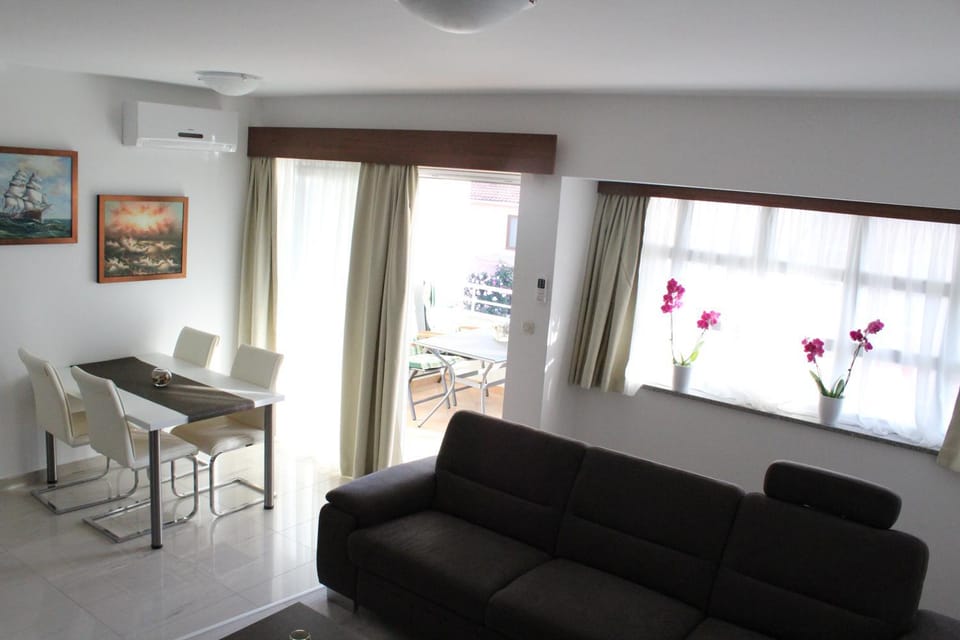 Balcony/Terrace, Living room, Dining area