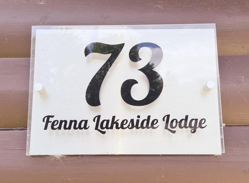 Fenna Lakeside Lodge - Pine Lake Resort Nature lodge in England