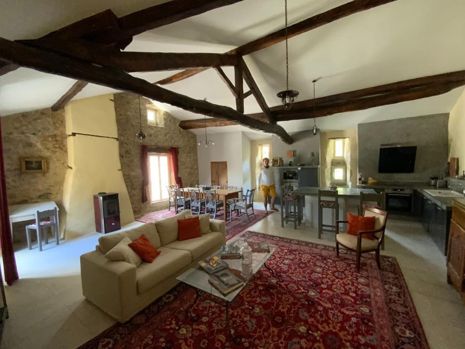 Chateau de la Rode Bed and Breakfast in Occitanie
